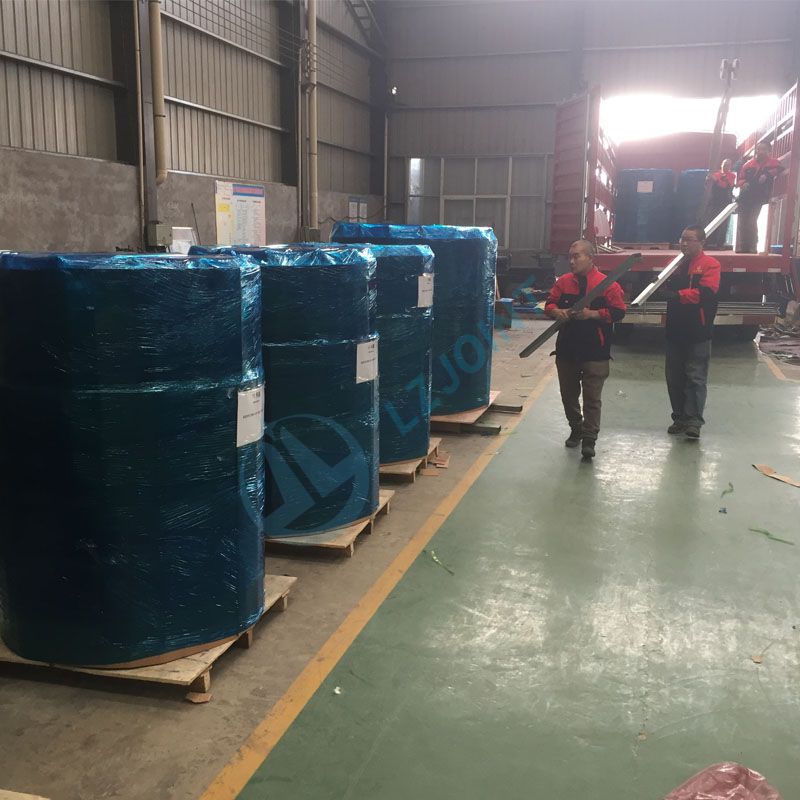 發往遼寧盤錦伸縮接頭裝車現場